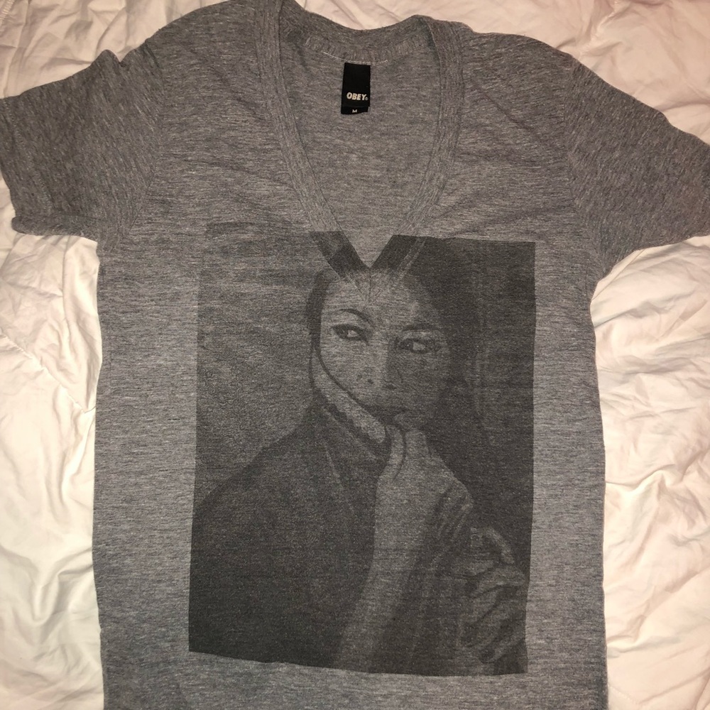 Obey tee